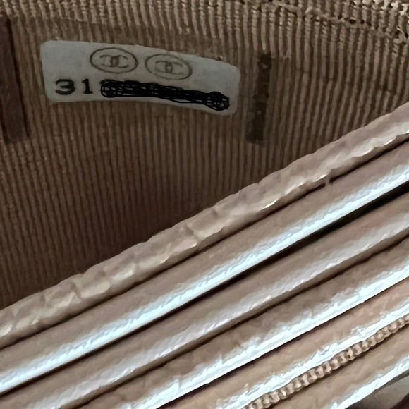 22S Chanel Crystal CC Flat Card Holder - Picture 2 of 8